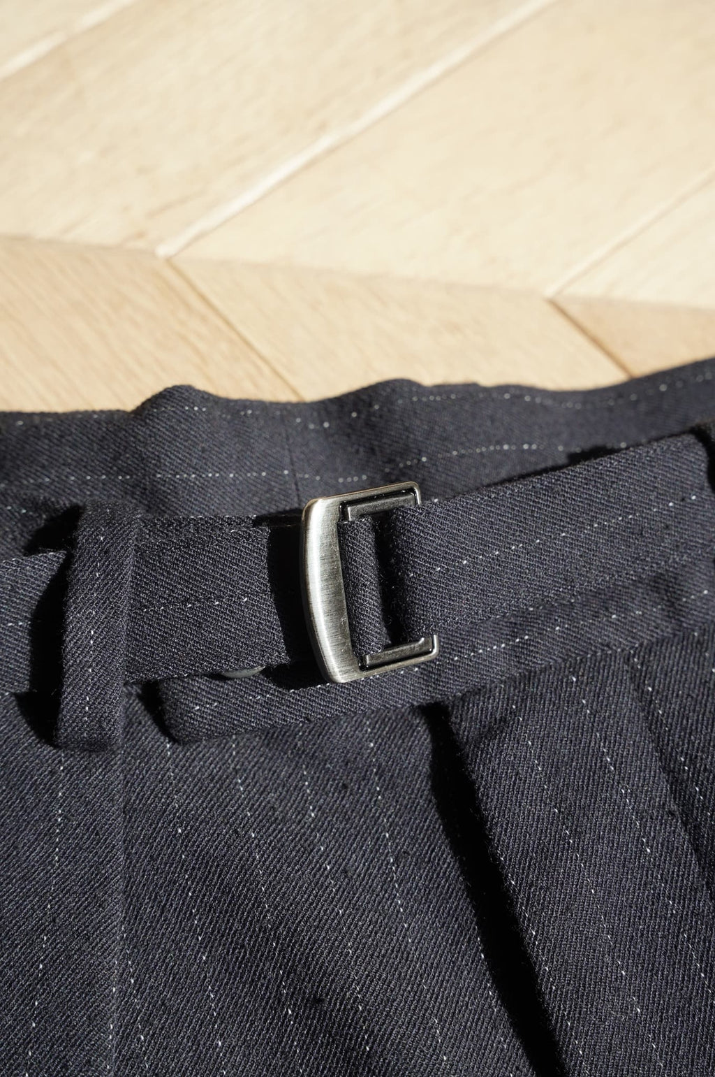 m's braque "BELTED BAGGY PANTS" [navy stripe]