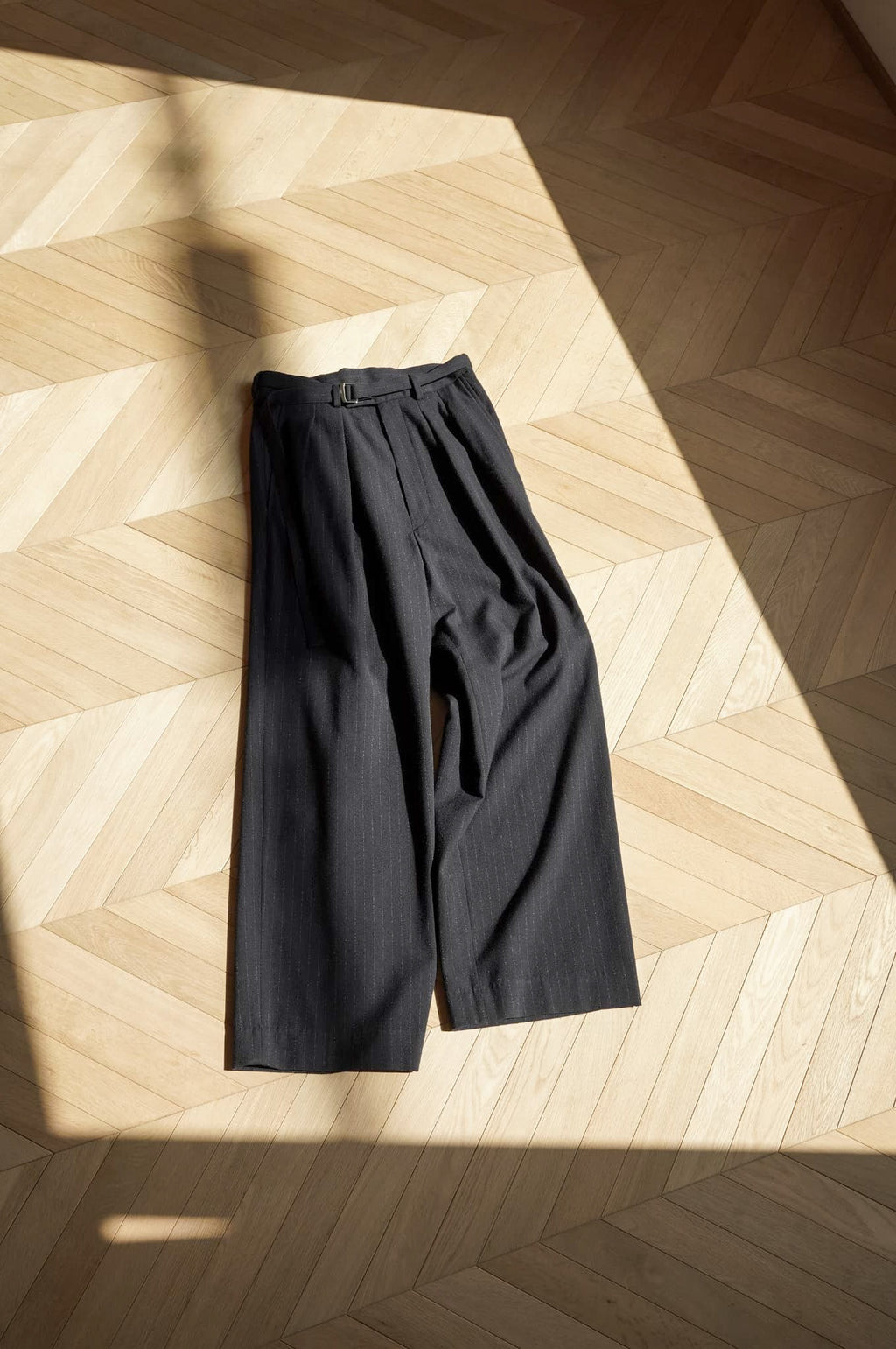 m's braque "BELTED BAGGY PANTS" [navy stripe]
