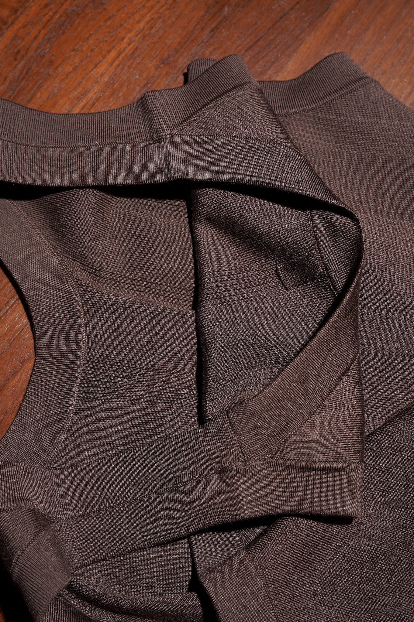 MEIAS "FINE GAUGE SILK TANK TOP" [BROWN]