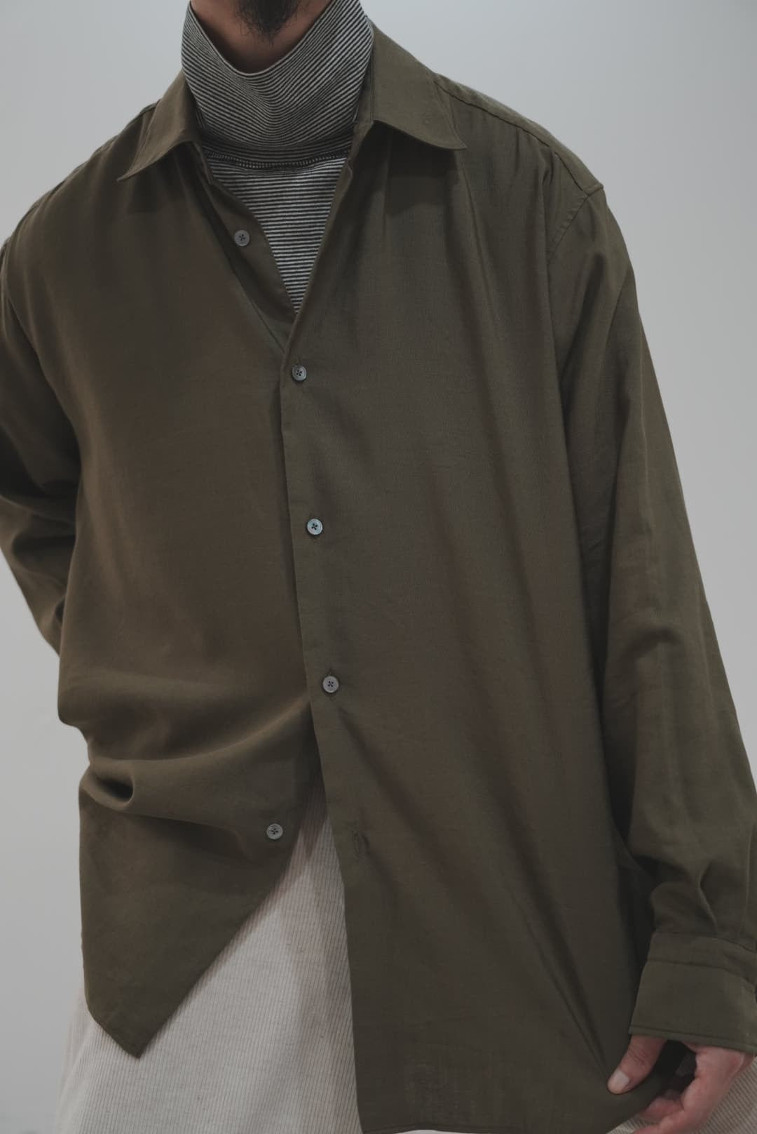 MAATEE&SONS "SHORT POINT SHIRTS KHAKI OX"