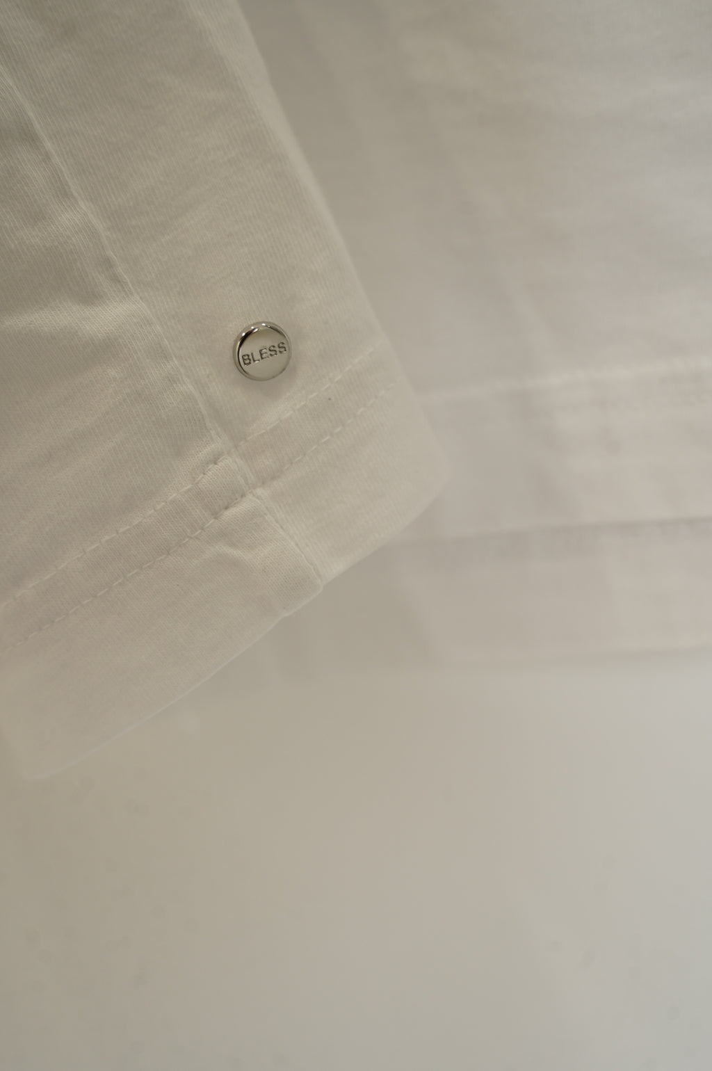 BLESS "Multicollection Vintage T-shirts" [WHITE 1]