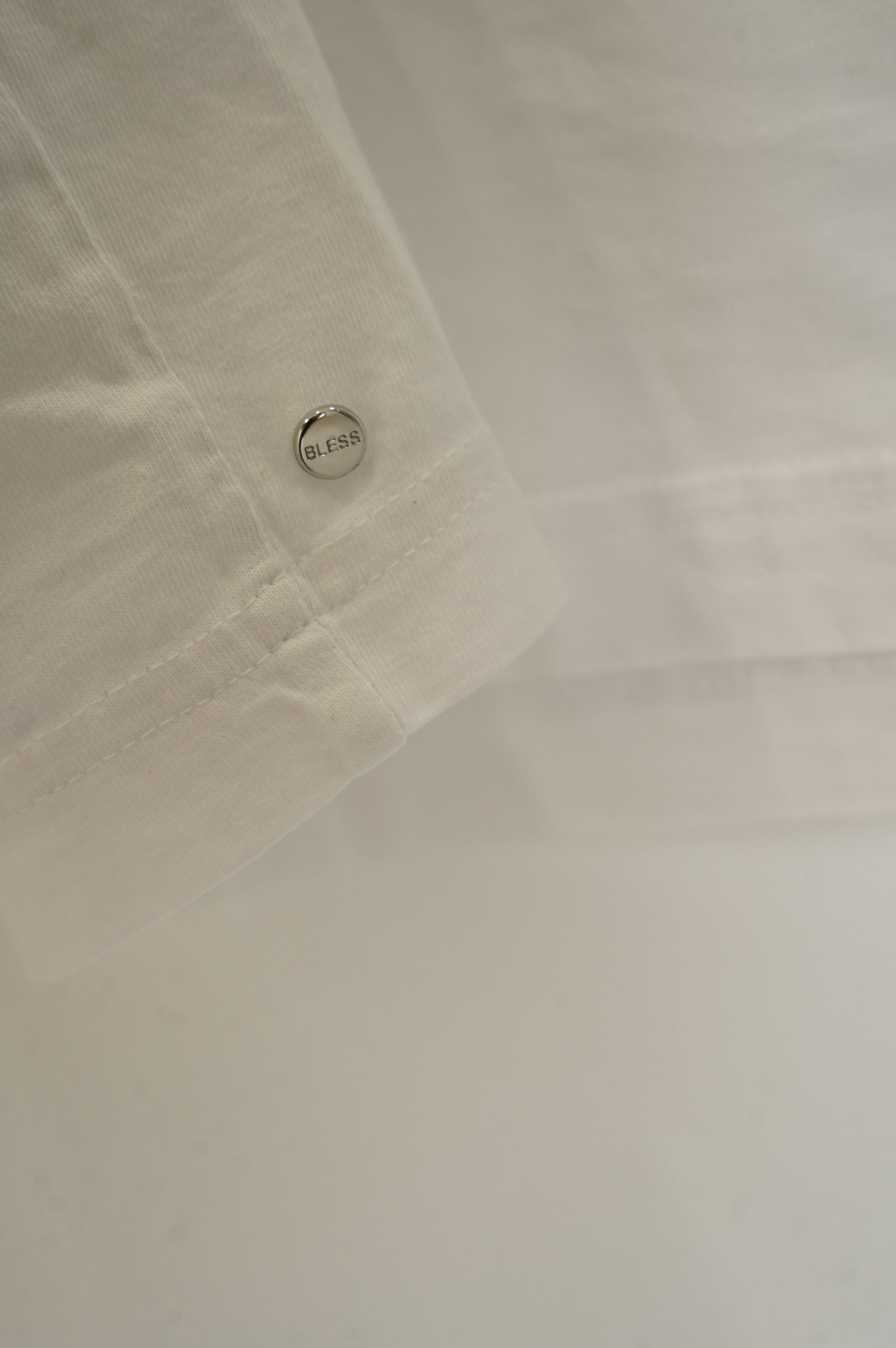BLESS "Multicollection Vintage T-shirts" [WHITE 1]