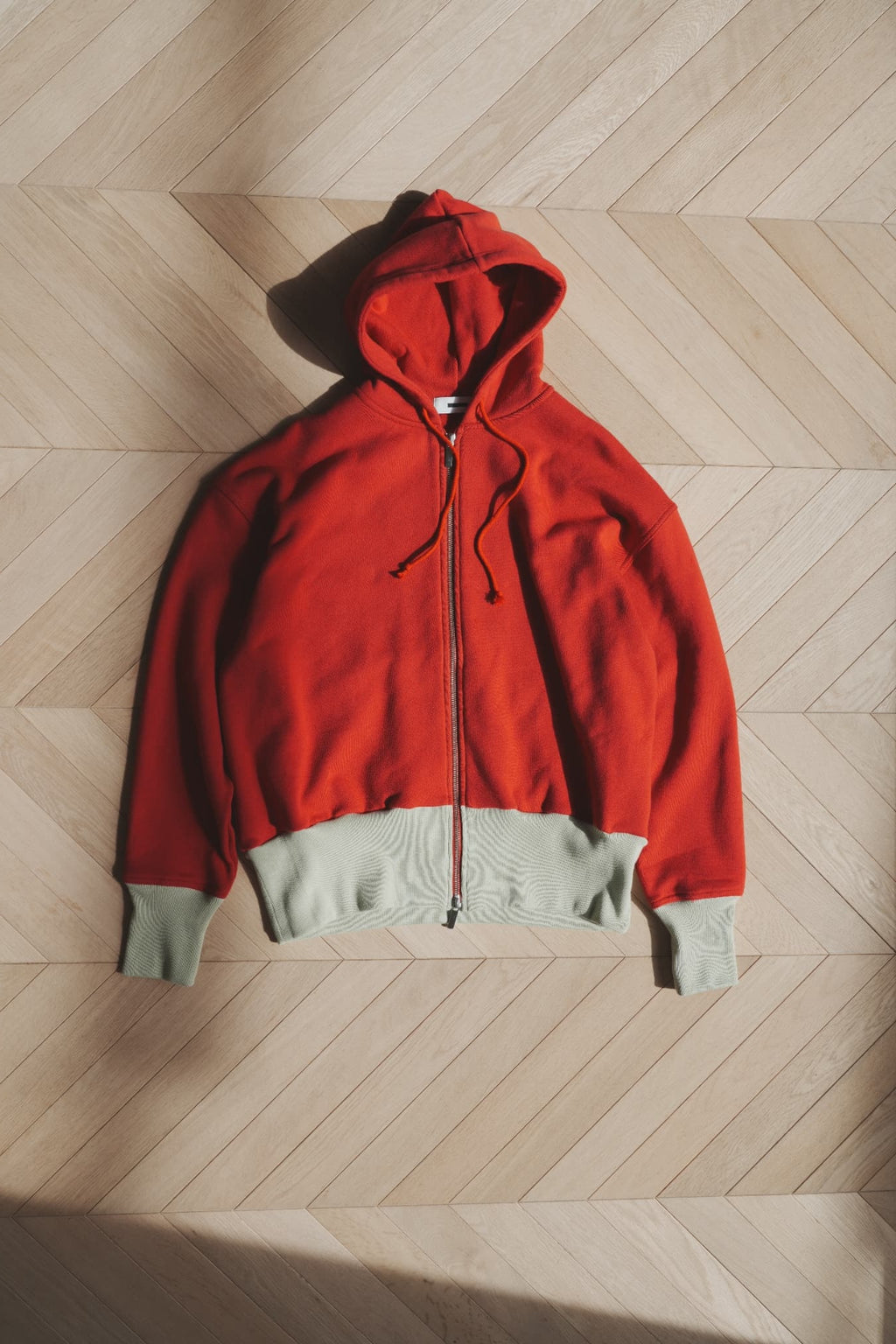 REVERBERATE "TWO TONE HOODY" [RED]