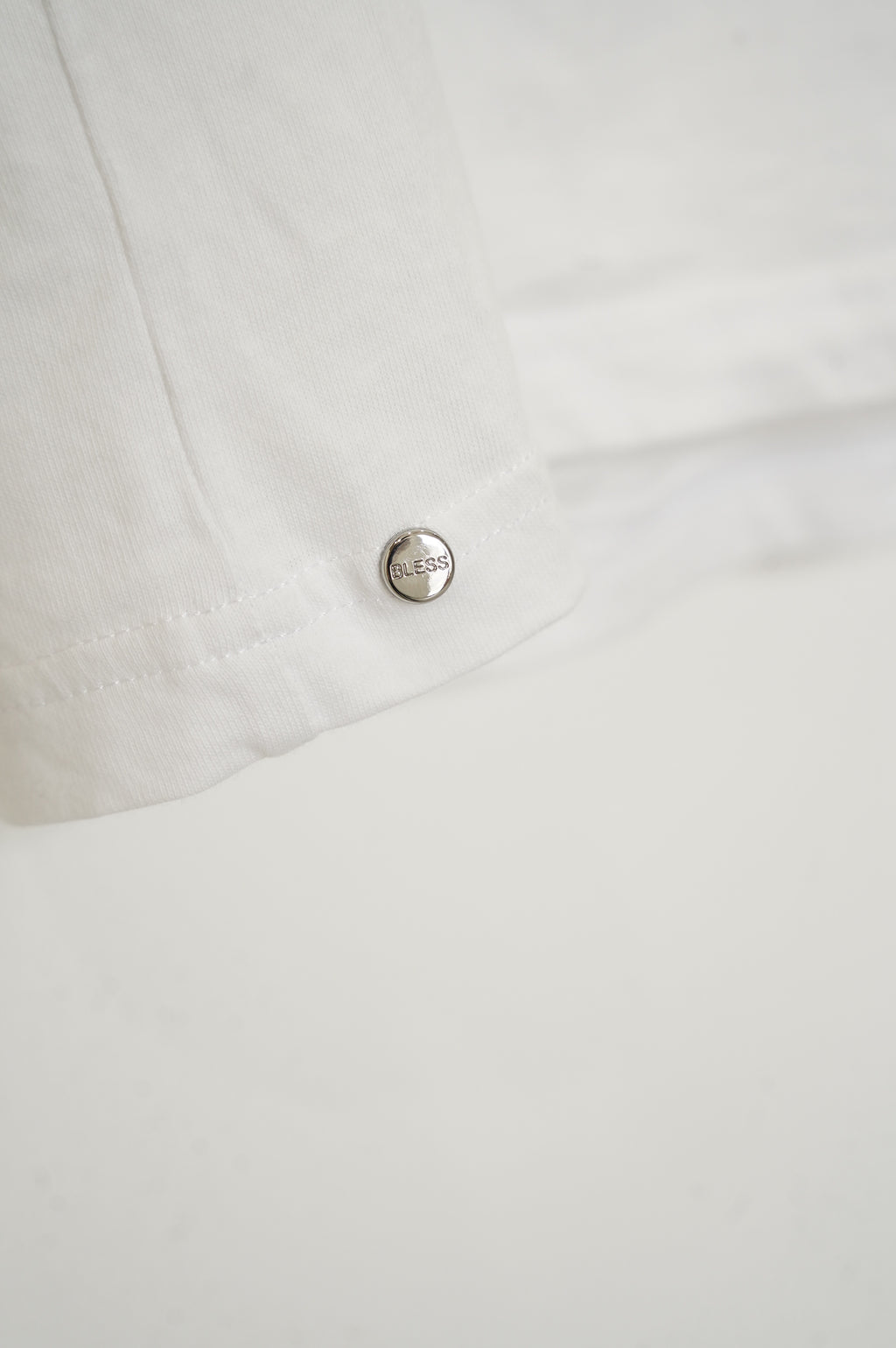 BLESS "Multicollection Vintage T-shirts" [WHITE3]