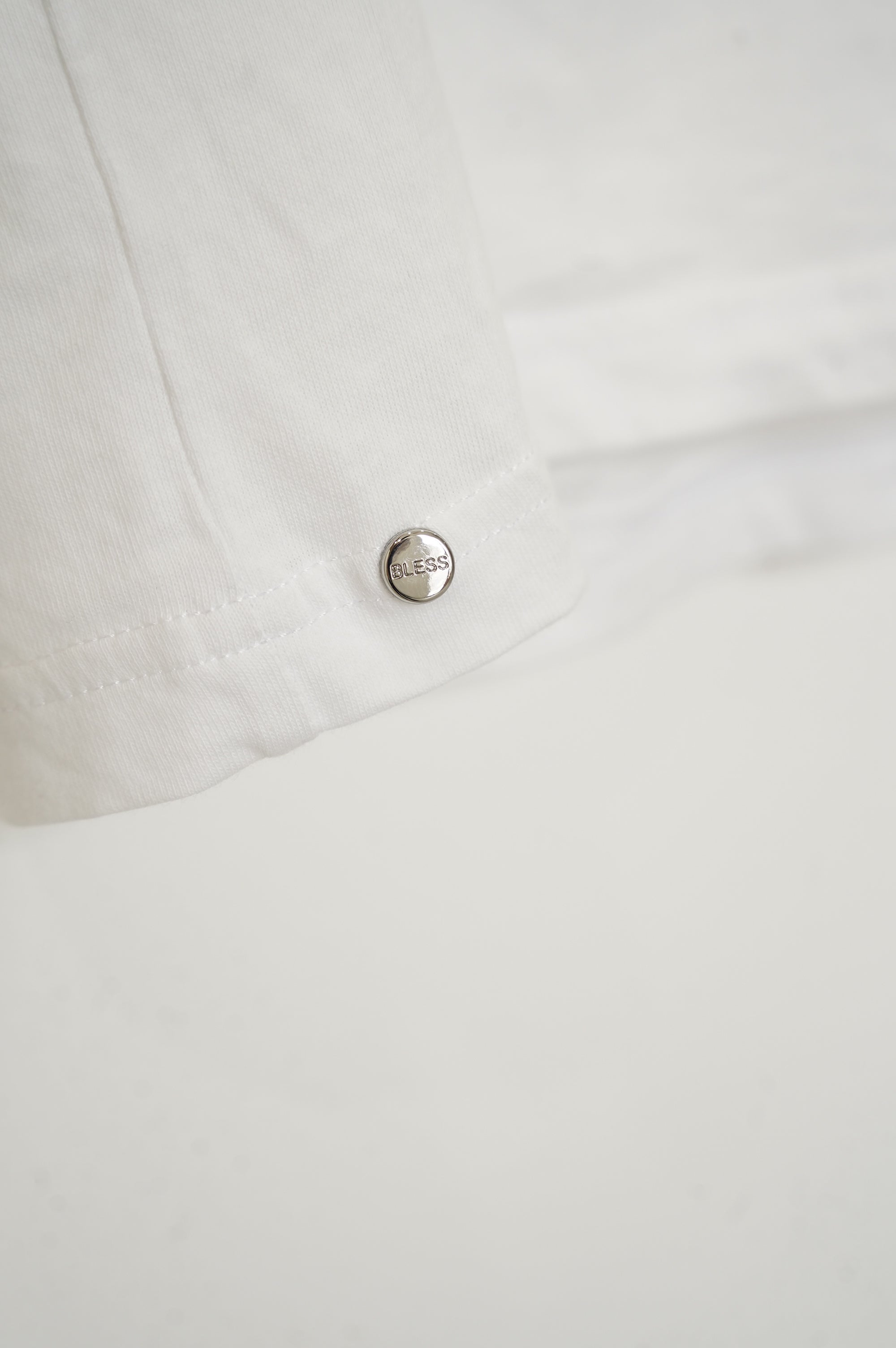 BLESS "Multicollection Vintage T-shirts" [WHITE3]