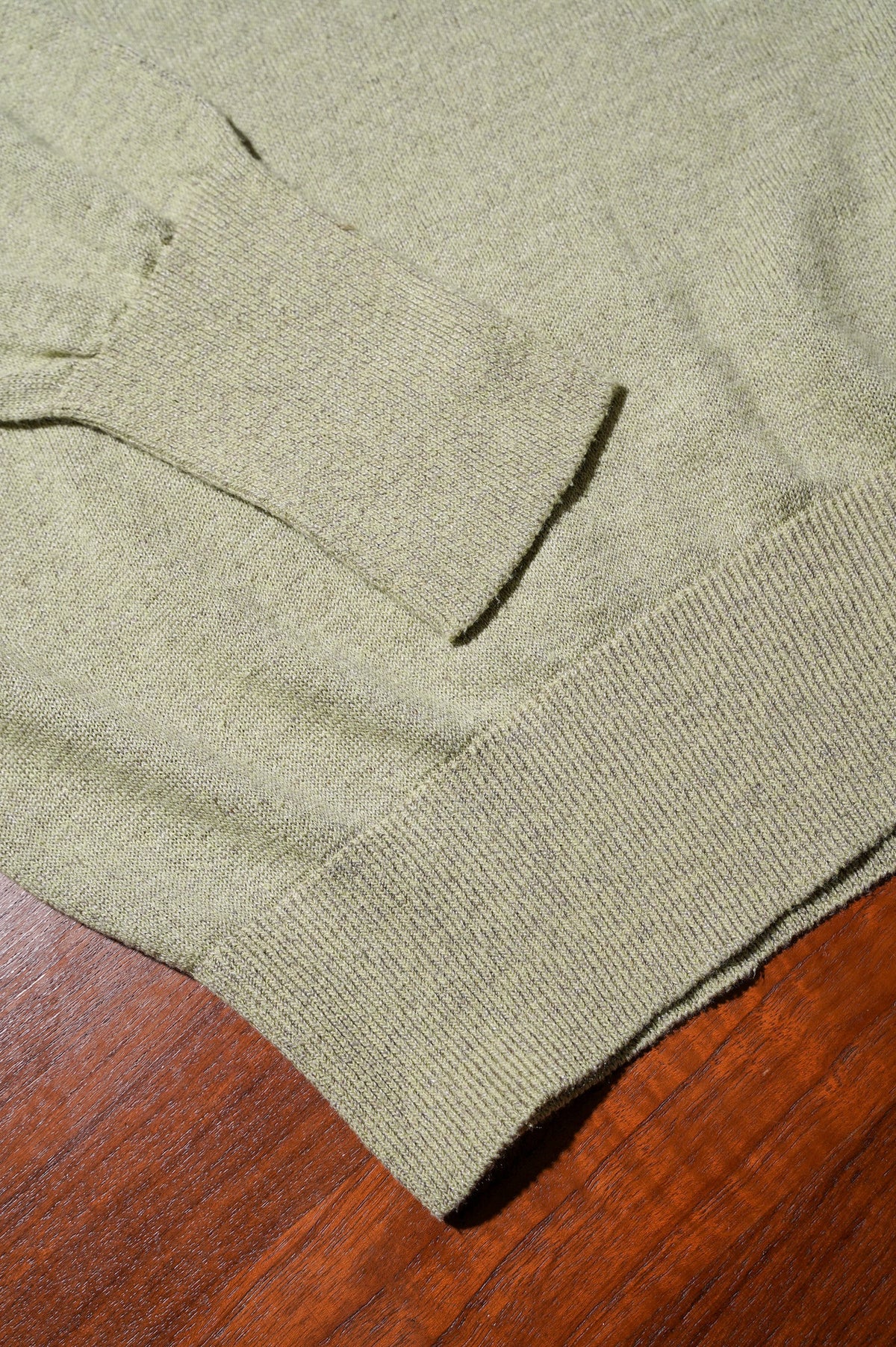 Olde H & Daughter "LINEN SILK PLAINE STITCH V NECK" [MEADOW]