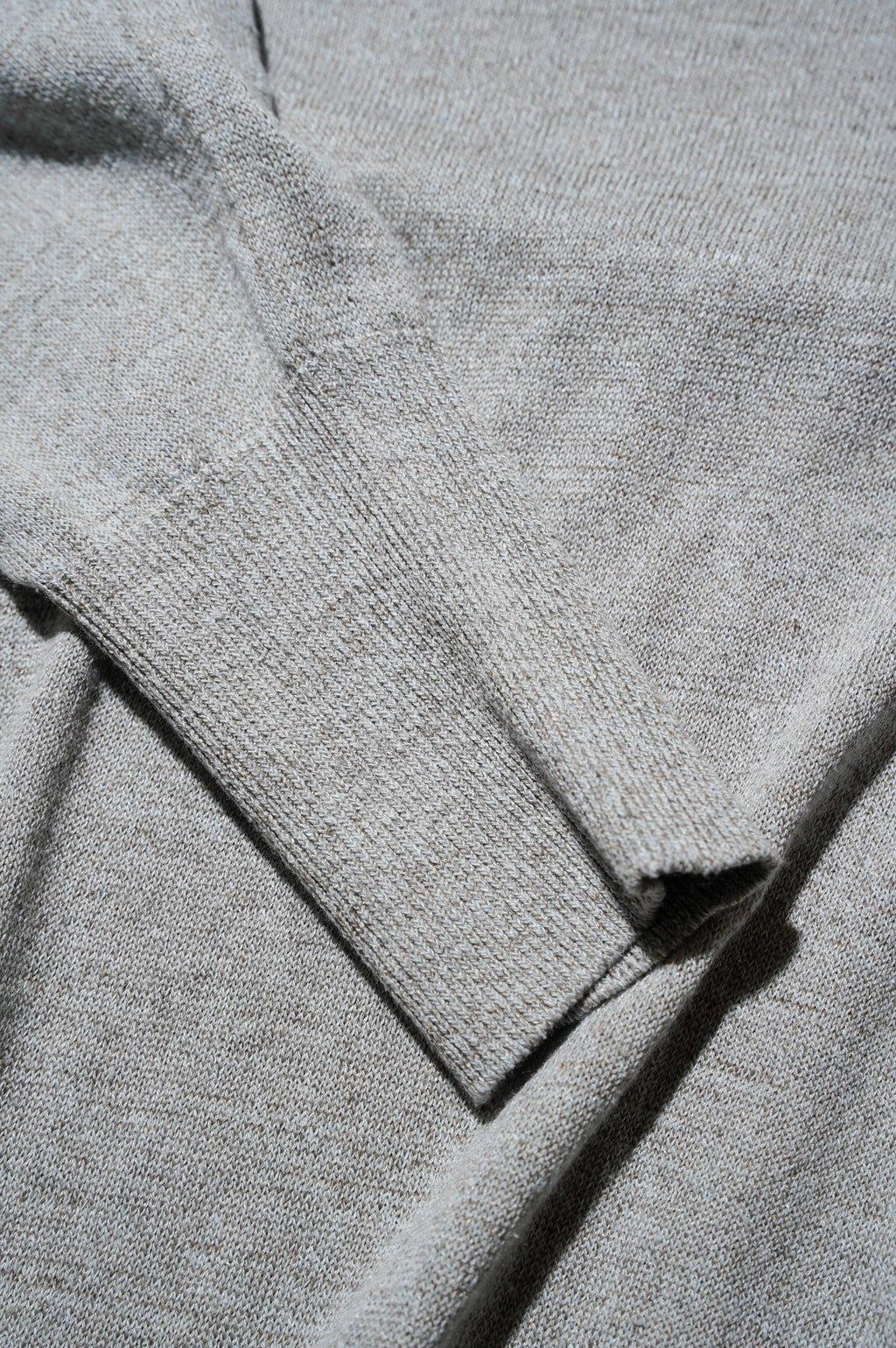 Olde H & Daughter "LINEN SILK PLAIN STITCH V NECK" [SALT]