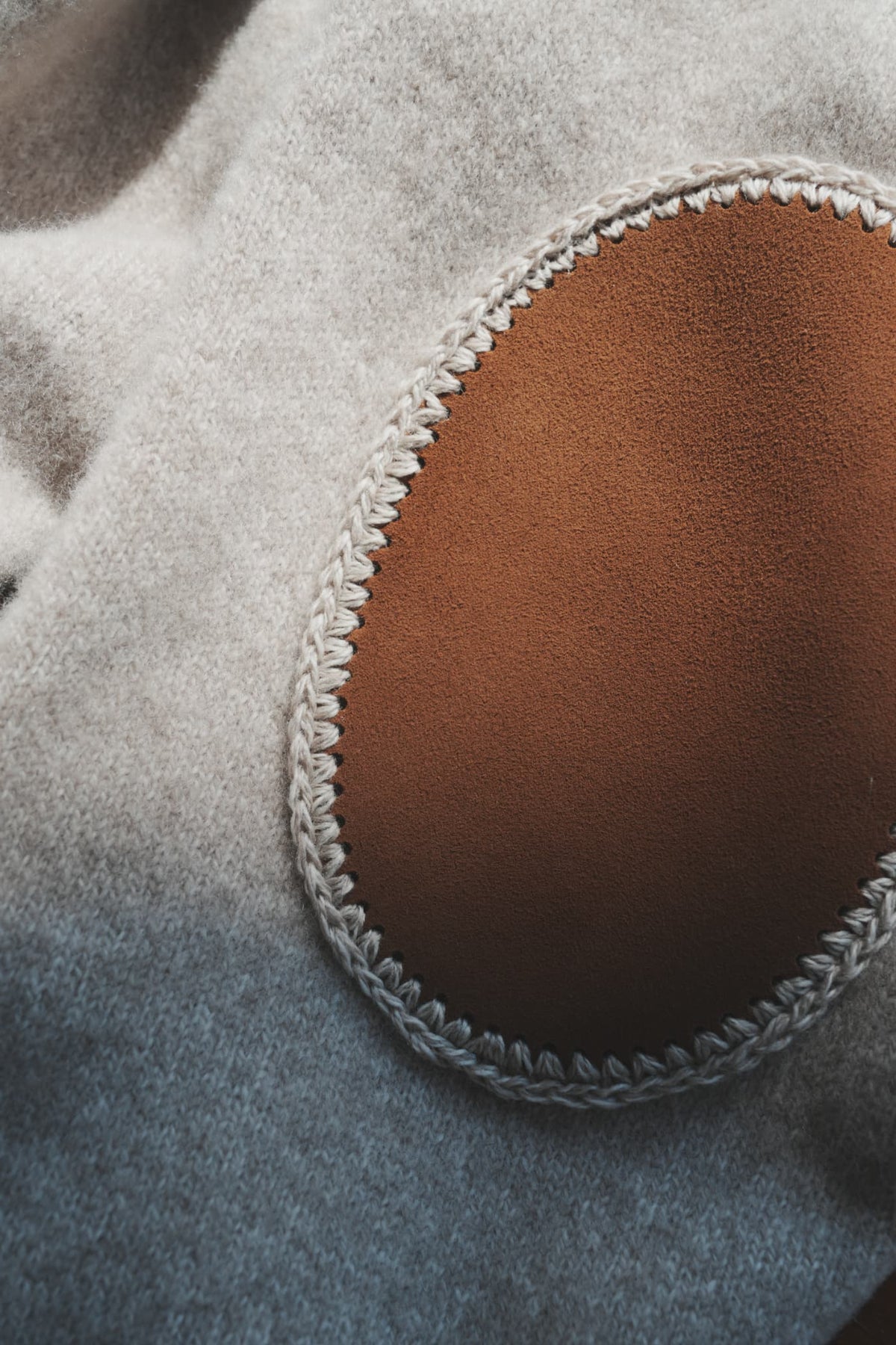 OLDE H & DAUGHTER "WOOL CASHMERE BOAT NECK P/O" [STONE]