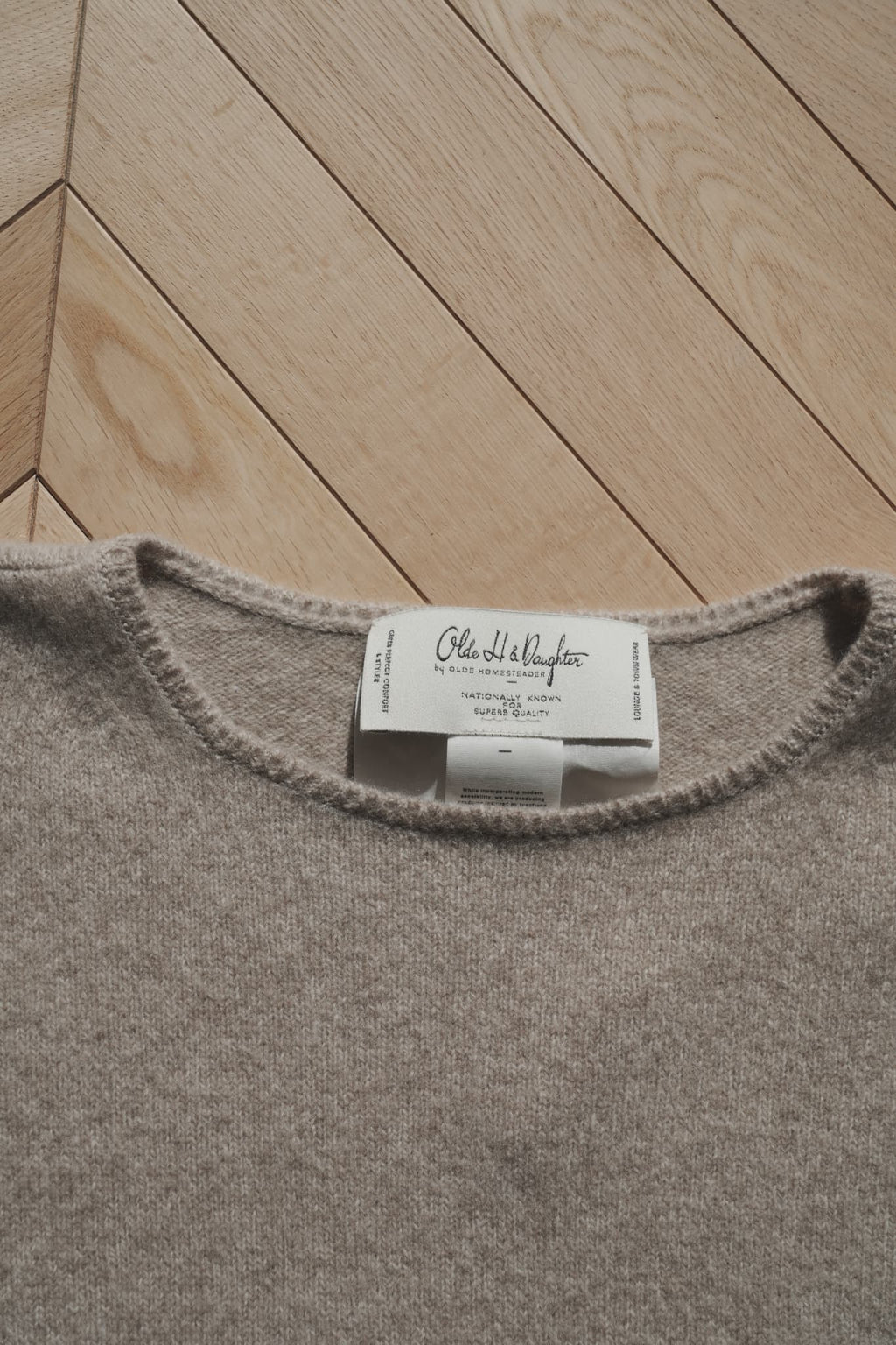 OLDE H & DAUGHTER "WOOL CASHMERE BOAT NECK P/O" [STONE]