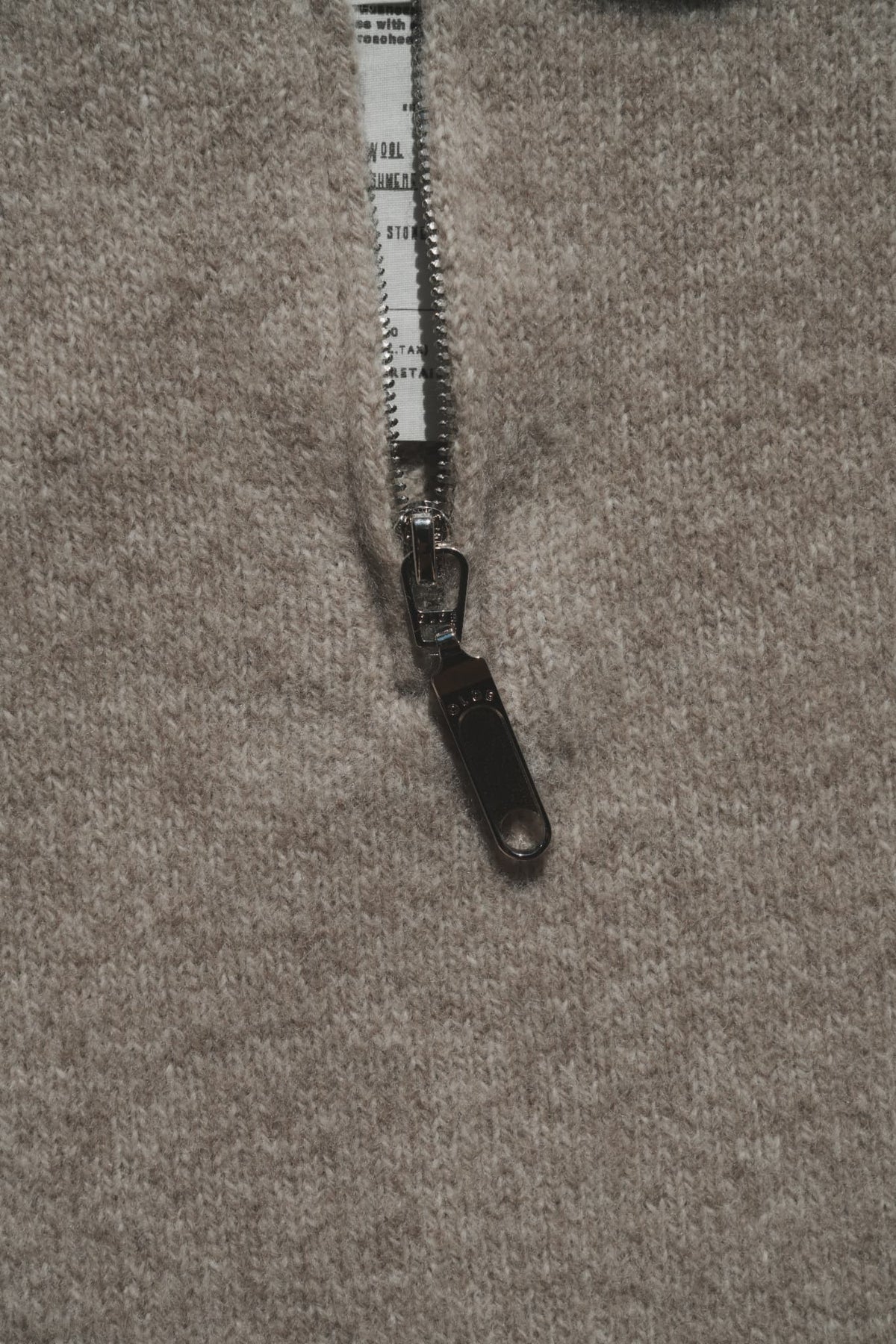 OLDE H & DAUGHTER "WOOL CASHMERE HALF ZIP P/O" [STONE]