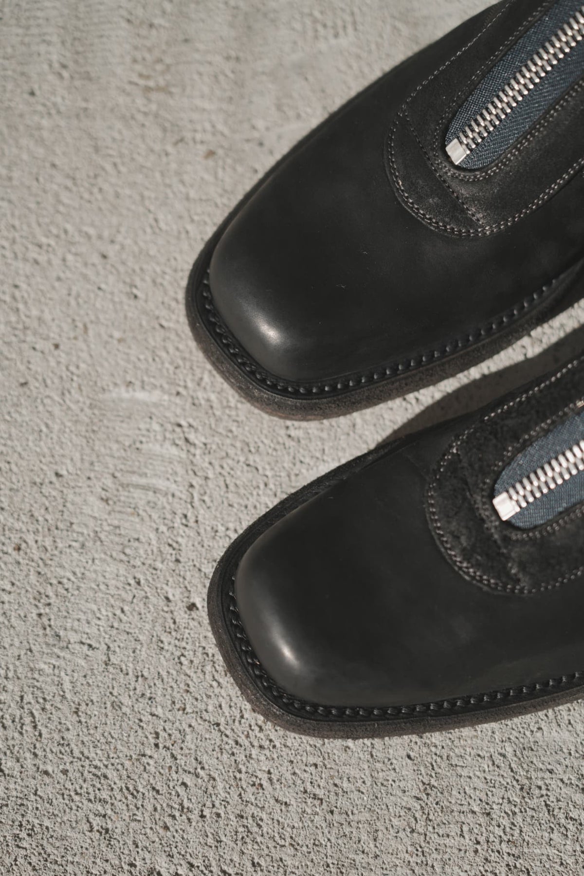 POST PRODUCTION "Box Toe Center Zip" [BLACK]