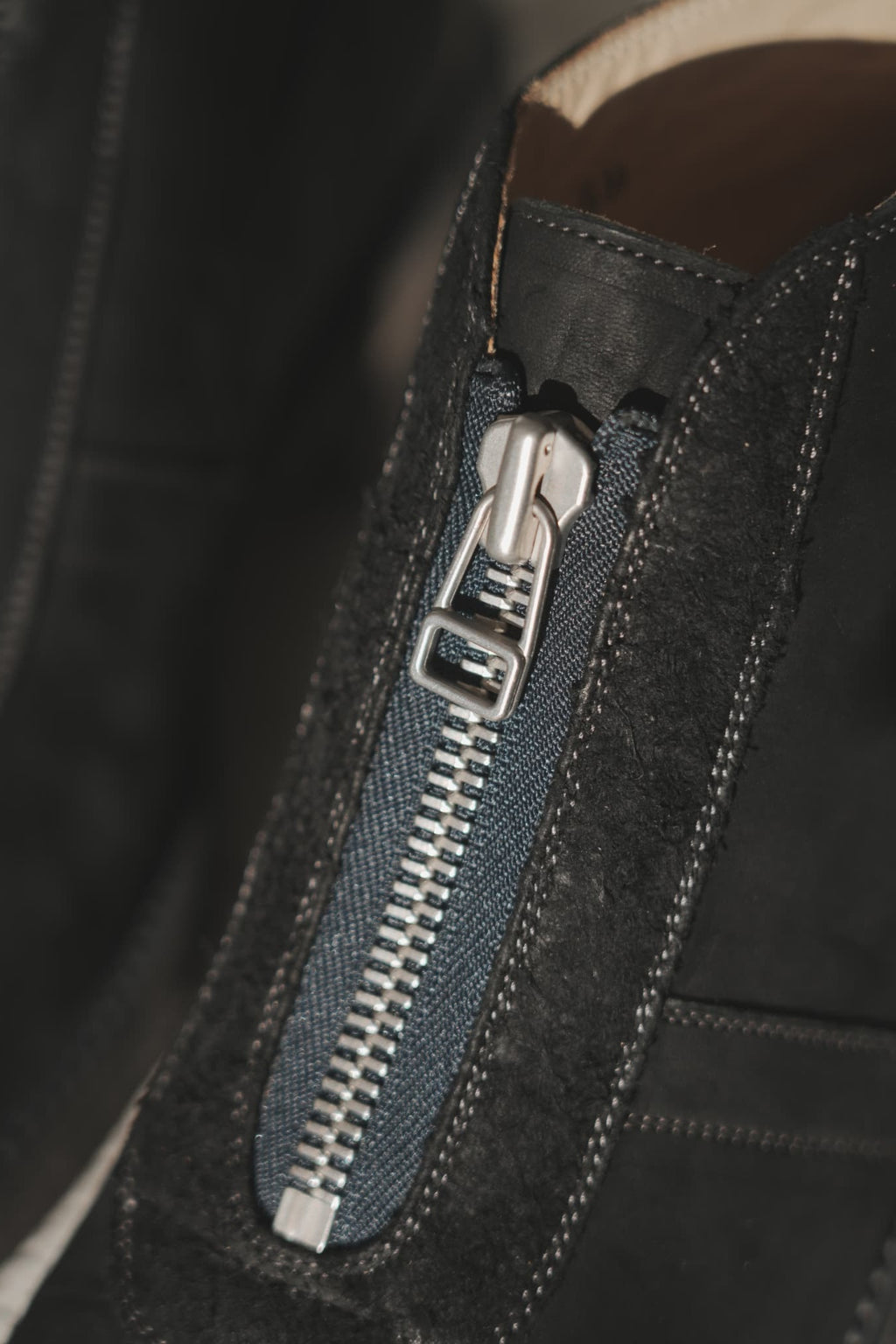 POST PRODUCTION "Box Toe Center Zip" [BLACK]