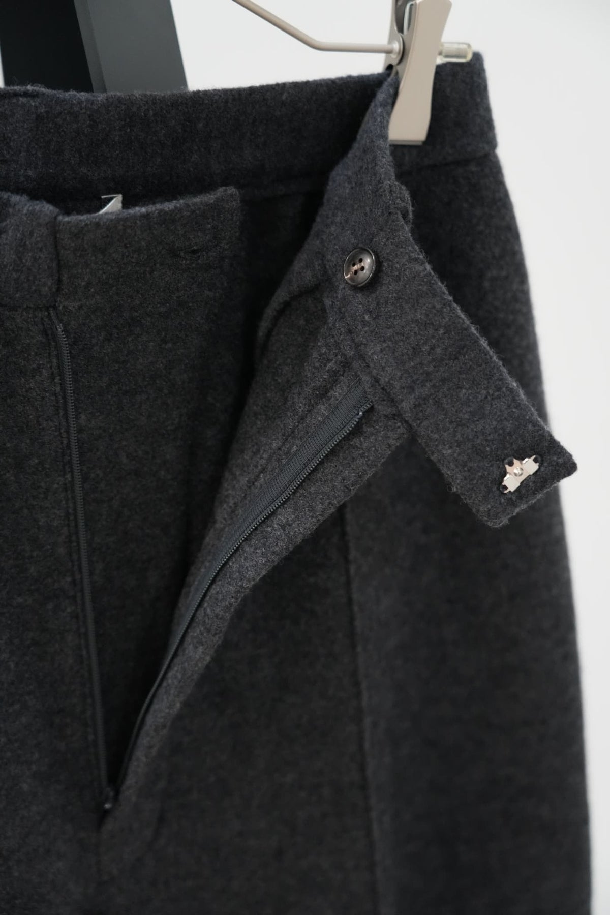 OLDE H & DAUGHTER "BOILED WOOL SLACKS" [CHARCOAL]