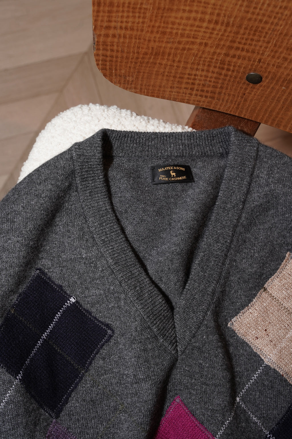 MAATEE&SONS "CASHMERE PATCH ARGAILE SWEATER" [CHARCOAL]