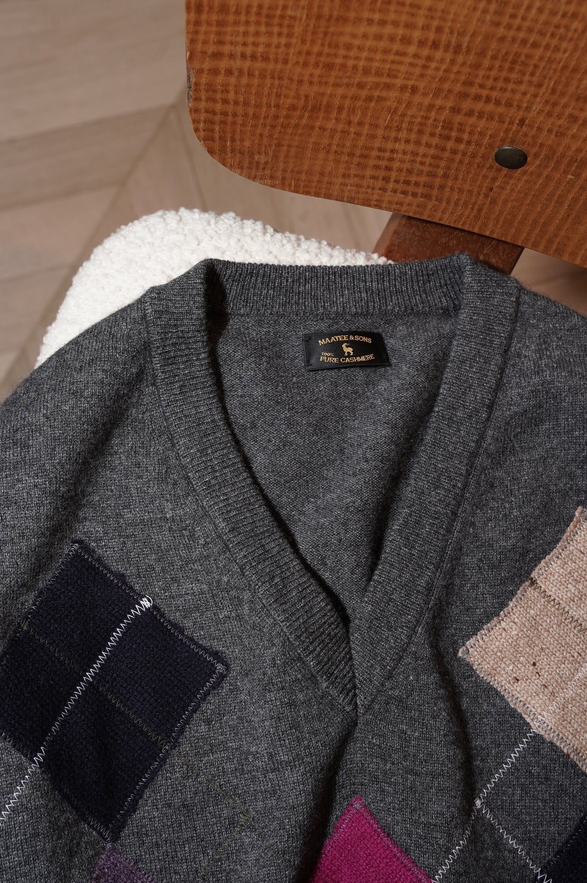 MAATEE&SONS "CASHMERE PATCH ARGAILE SWEATER" [CHARCOAL]
