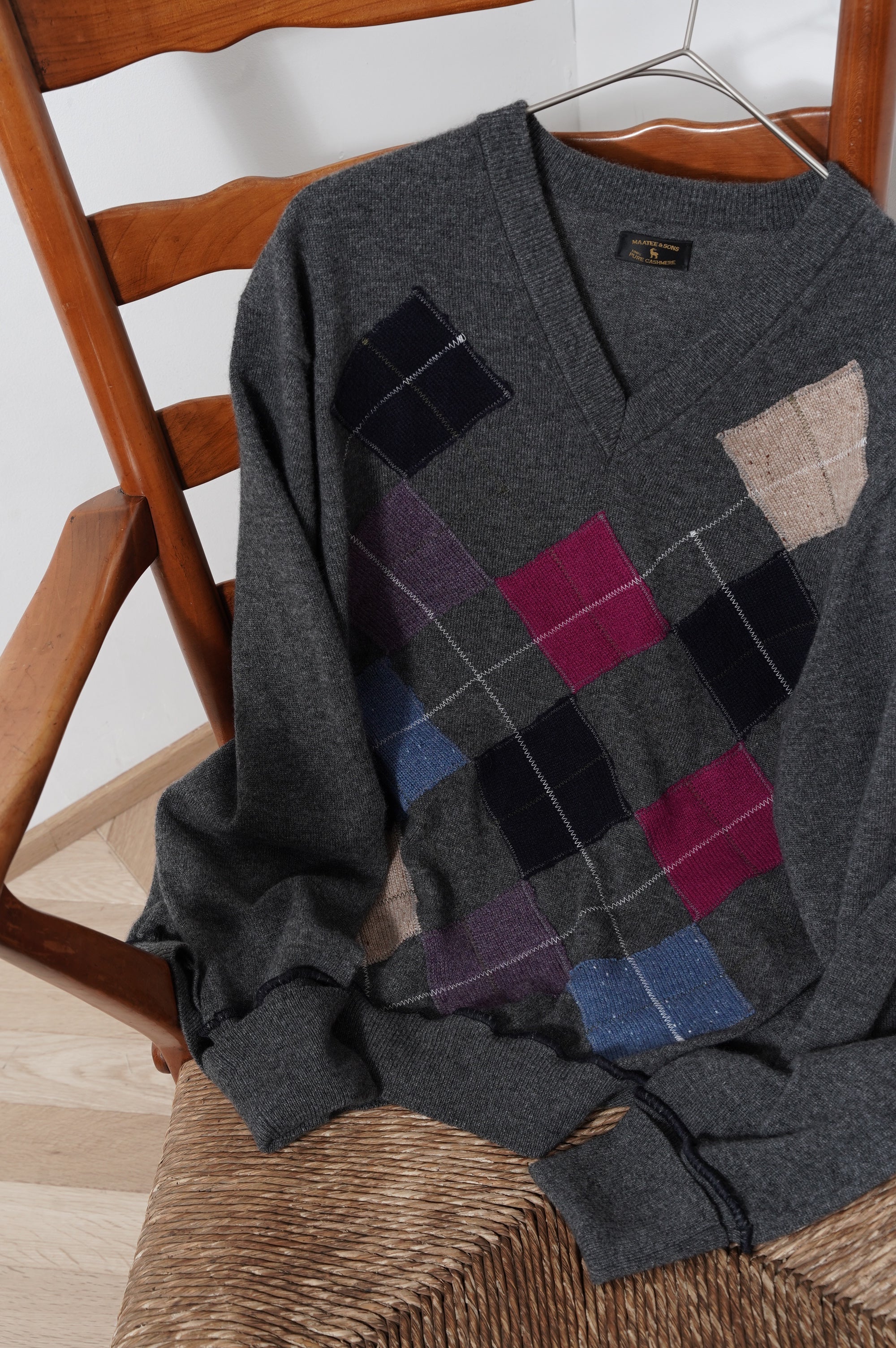 MAATEE&SONS "CASHMERE PATCH ARGAILE SWEATER" [CHARCOAL]