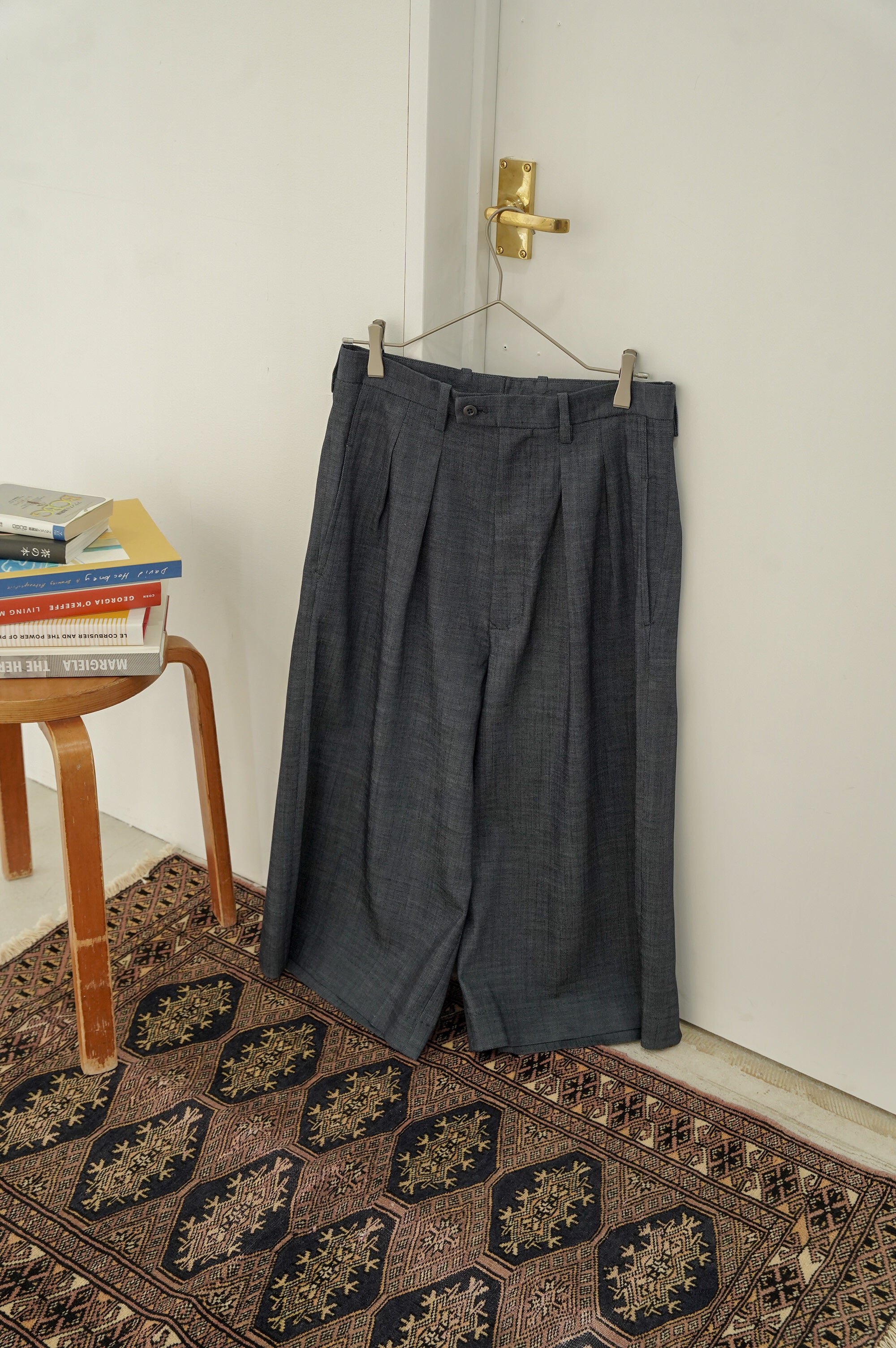 m's braque "CROPPED TUCKED BAGGY PANTS" [NAVY]
