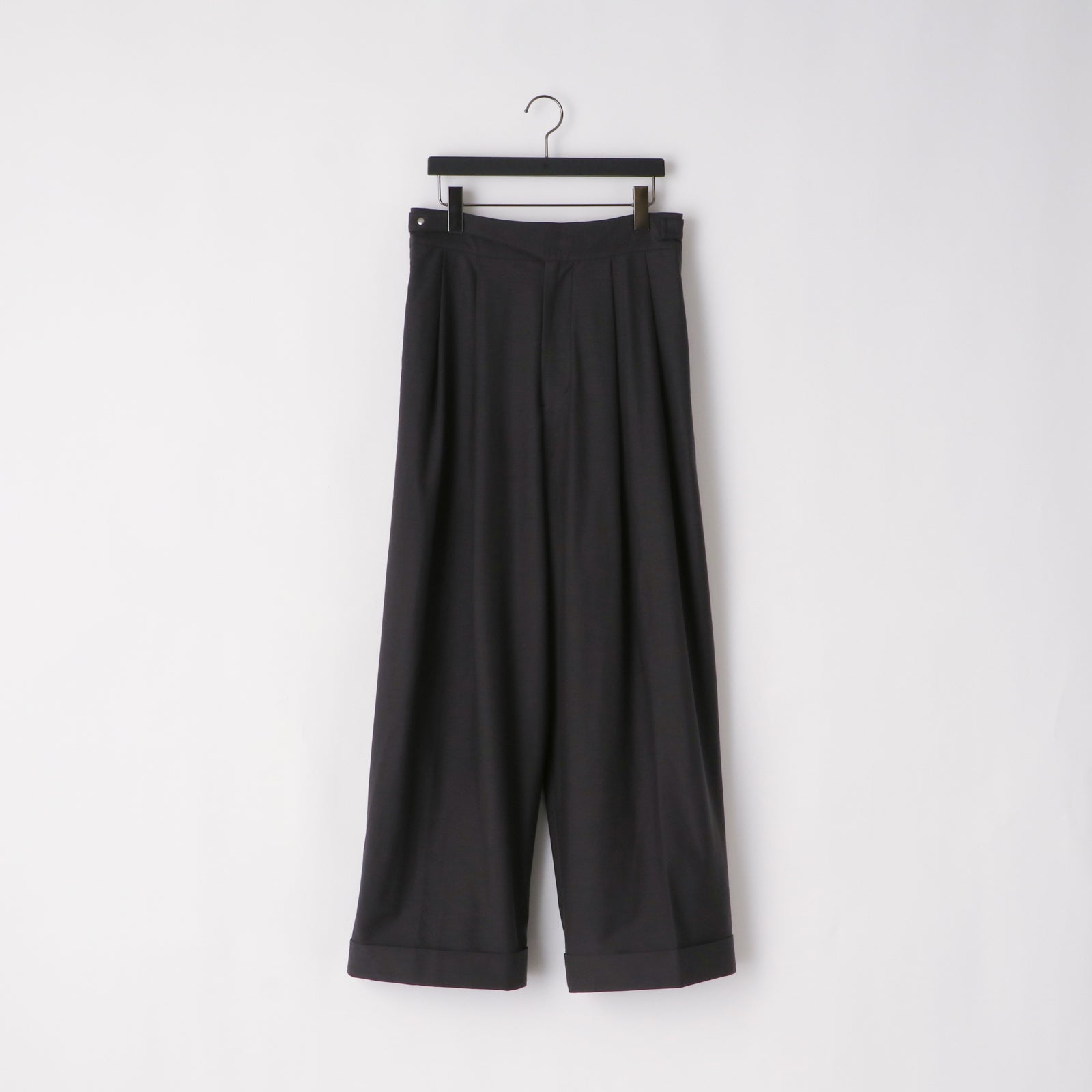 KANEMASA PHIL. "46G SOLARO GURKHA PANTS" [CHARCOAL BLACK]